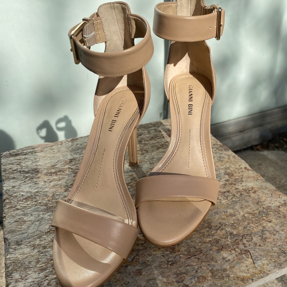 Gianni Bini nude high heels